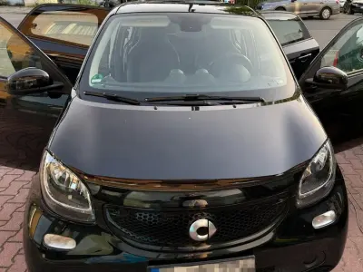 Używany Smart ForFour Basis 90 KM (66 kW) 2018 Czarny Hatchback
