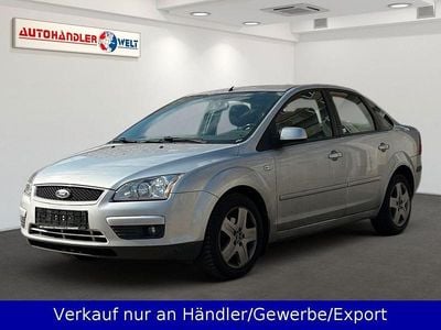 Usado Ford Focus Style 101 HP (74 kW) 2007 Prateado Sedan