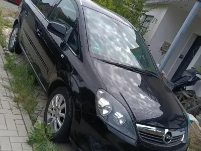 Gebraucht Opel Zafira 150 PS (110 kW) 2011 Schwarz Van / Kleinbus