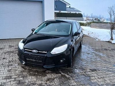 Schwarz Gebraucht 2010 Ford Focus Titanium Limousine | 2.250 € (Guter Preis)