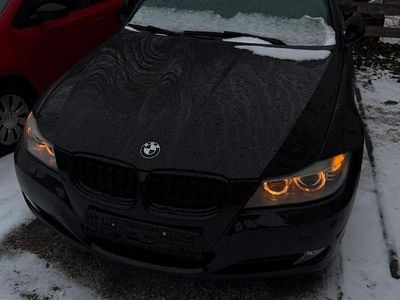 Gebraucht BMW 320 170 PS (125 kW) 2010 Schwarz Limousine