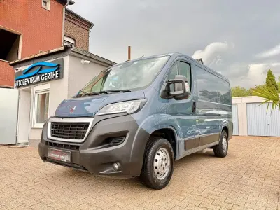 Używany Peugeot Boxer 120 KM (88 kW) 2021 Niebieski Van
