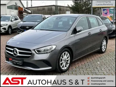 Gebraucht Mercedes B180 Progressive 136 PS (100 kW) 2019 Grau Van / Kleinbus