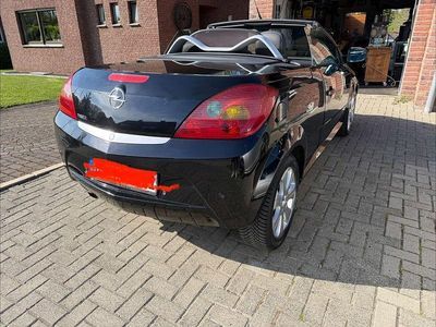 Second-hand Opel Tigra Edition 90 CP (66 kW) 2009 Negru Cabrio