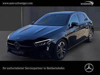 Gebraucht Mercedes A200 Advanced 163 PS (119 kW) 2024 Schwarz Limousine