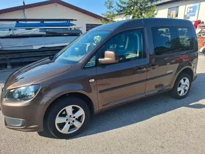 Gebraucht VW Caddy Trendline 105 PS (77 kW) 2013 Braun Van / Kleinbus