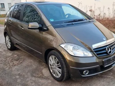 Brugt Mercedes A180 109 HK (80 kW) 2009 Guld Hatchback