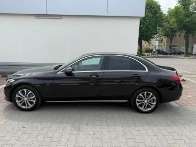 Gebraucht Mercedes C350e Avantgarde 211 PS (155 kW) 2017 Schwarz Limousine