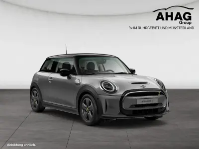 Gebraucht Mini Cooper SE 75 kW (102 PS) 2022 Schwarz Kleinwagen