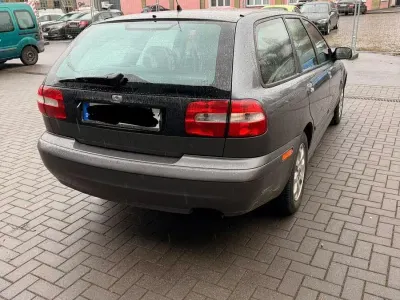 Usata Volvo V40 122 CV (89 kW) 2004 Grigio Station wagon