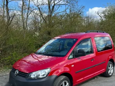 Gebraucht VW Caddy 75 PS (55 kW) 2013 Rot Van / Kleinbus