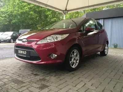 Używany Ford Fiesta Titanium 104 KM (76 kW) 2012 Purpurowy Hatchback