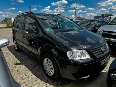 Używany VW Touran 116 KM (85 kW) 2003 Czarny Minivan