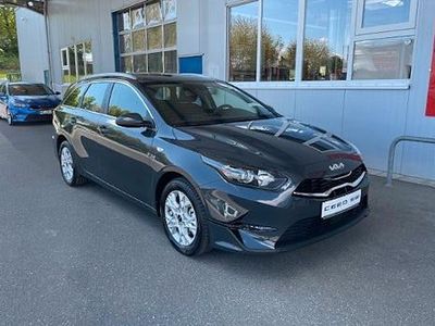 Grau Gebraucht 2024 Kia Ceed Sportswagon Vision Kombi | 18.999 € (Guter Preis)