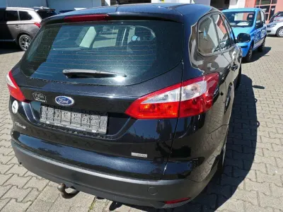 Gebraucht Ford Focus 100 PS (73 kW) 2012 Schwarz Kombi
