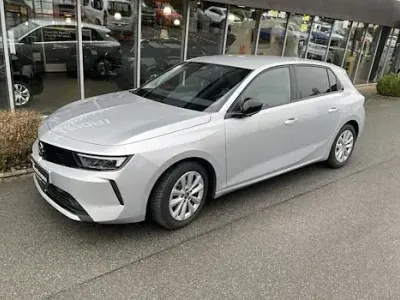 Używany Opel Astra Elegance 110 KM (80 kW) 2024 Srebrny Sedan/Limuzyna