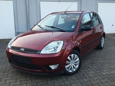 Rot Gebraucht 2004 Ford Fiesta Kleinwagen | 1.740 € (Fairer Preis)
