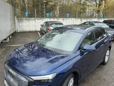 Używany Audi Q4 e-tron Premium 194 kW (265 KM) 2022 Niebieski SUV