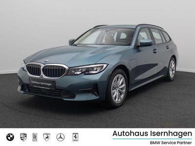 Gebraucht BMW 330e Sport Line 292 PS (214 kW) 2021 Blau Kombi