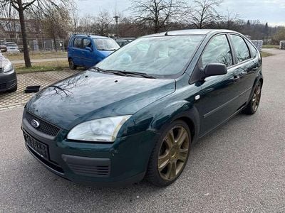 Gebraucht Ford Focus Trend 116 PS (85 kW) 2005 Grün Limousine