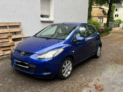 Gebraucht Mazda 2 Independence 75 PS (55 kW) 2009 Blau Kleinwagen