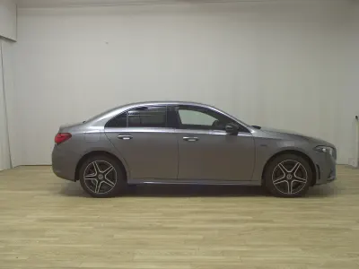 Second-hand Mercedes A250 AMG line 218 CP (160 kW) 2021 Gri Berlinǎ