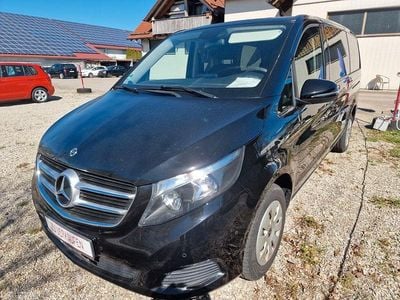 Second-hand Mercedes V200 163 CP (119 kW) 2018 Negru Monovolum