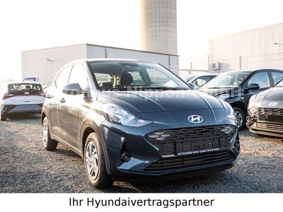 Gebraucht Hyundai i10 Select 63 PS (46 kW) 2024 Schwarz Kleinwagen