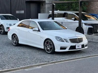 Gebraucht Mercedes E63 AMG AMG 525 PS (386 kW) 2013 Weiß Limousine