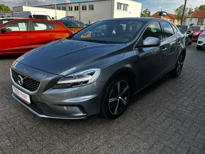 Gebraucht Volvo V40 R-Design 150 PS (110 kW) 2019 Grau Limousine