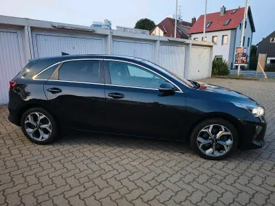 Gebraucht Kia Ceed Platinum 140 PS (102 kW) 2018 Schwarz Kleinwagen