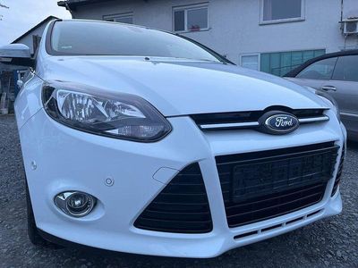 Usata Ford Focus 105 CV (77 kW) 2013 Bianco Berlina
