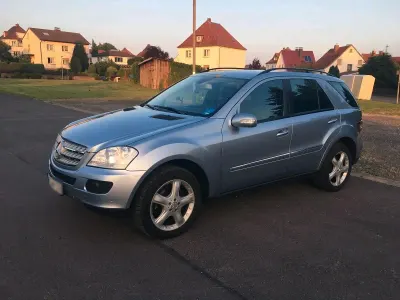 Gebraucht Mercedes ML320 224 PS (164 kW) 2006 Blau SUV