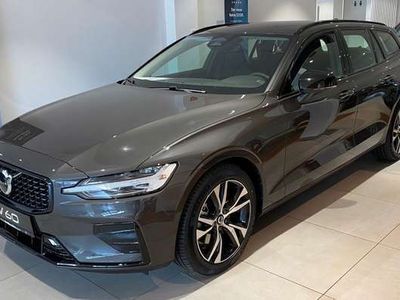 gebraucht Volvo V60 B4 Benzin Plus Dark Automatik