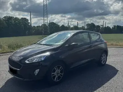 Gebraucht Ford Fiesta Cool & Connect 71 PS (52 kW) 2018 Schwarz Kleinwagen