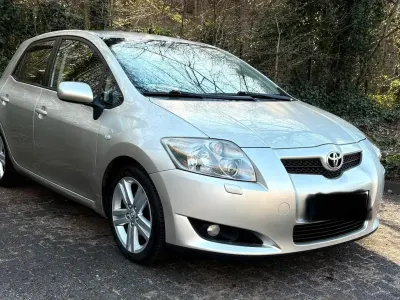 Używany Toyota Auris 180 KM (132 kW) 2008 Srebrny Hatchback