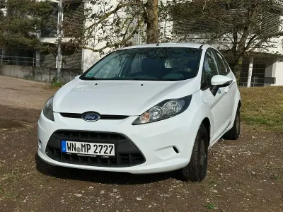 Usata Ford Fiesta 82 CV (60 kW) 2009 Bianco Berlina