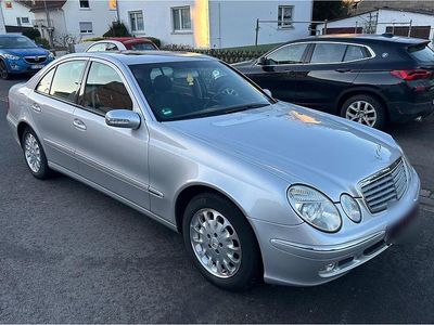 Gebraucht Mercedes E200 Elegance 122 PS (89 kW) 2004 Silber Limousine