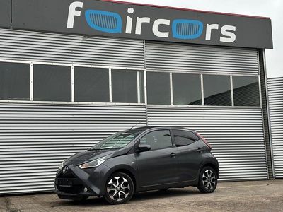 Grau Gebraucht 2021 Toyota Aygo Team Kleinwagen | 13.900 € (Etwas zu teuer)