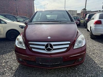 Gebraucht Mercedes B200 136 PS (100 kW) 2006 Rot Van / Kleinbus