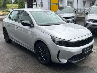 Gebraucht Opel Corsa 101 PS (74 kW) 2024 Kristallsilber Kleinwagen