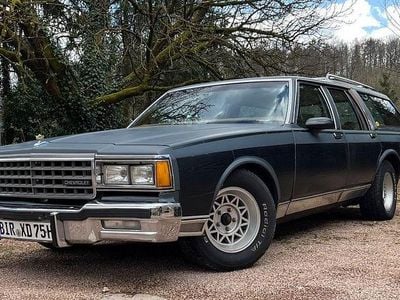 Begagnad Chevrolet Caprice 140 HK (102 kW) 1989 Grå Sedan