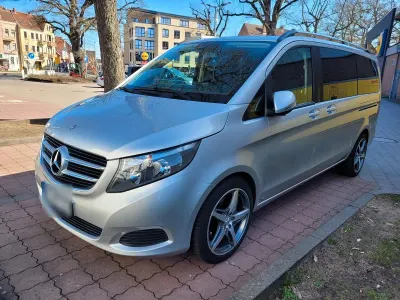Gebraucht Mercedes V220 163 PS (119 kW) 2016 Grau Van / Kleinbus