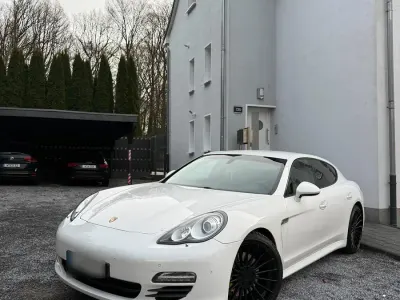 Usata Porsche Panamera 250 CV (183 kW) 2012 Bianco Utilitaria
