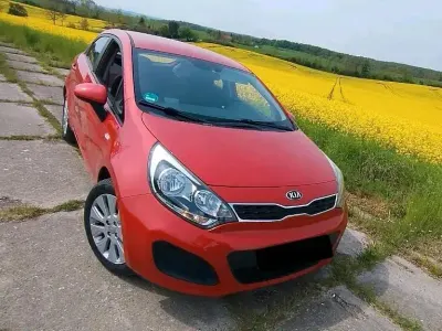 Gebraucht Kia Rio 86 PS (63 kW) 2013 Rot Kleinwagen