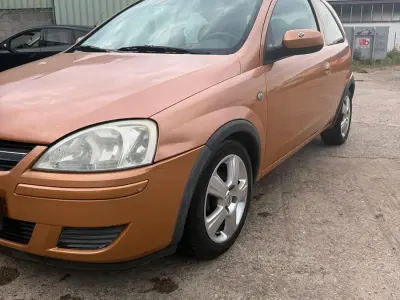Gebraucht Opel Corsa 60 PS (44 kW) 2004 Gold Kleinwagen