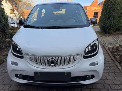 Gebraucht Smart ForFour Passion 90 PS (66 kW) 2019 Weiß Kleinwagen