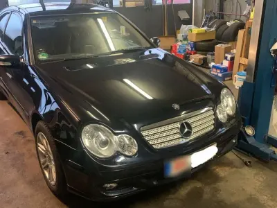 Gebraucht Mercedes C230 204 PS (150 kW) 2008 Schwarz Coupé