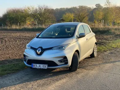 Używany Renault Zoe Experience 100 kW (136 KM) 2020 Srebrny Hatchback