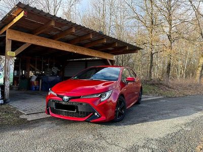 Gebraucht Toyota Corolla Hybrid 122 PS (89 kW) 2019 Rot Limousine